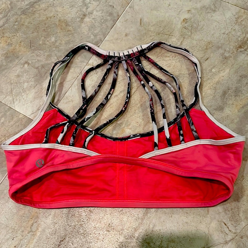 Lululemon Strappy Back Sports Bra Size Small